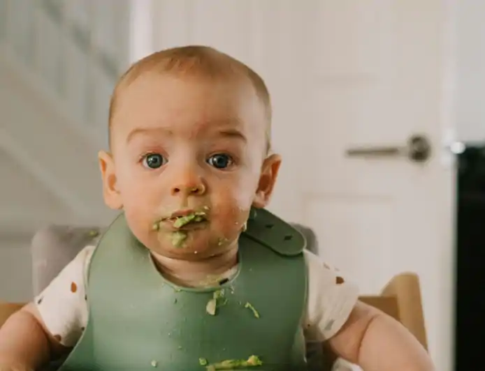 Svezzamento Neonato con Metodo BLW: Scopri Come Iniziare in Modo Sicuro ed Efficace